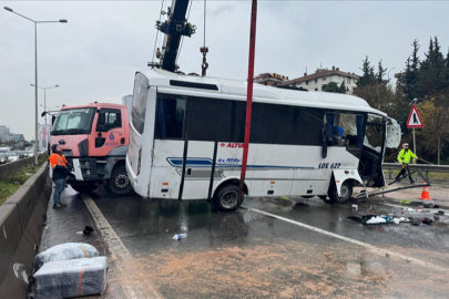 Sürücü Öldü, 7 Kişi İse Yaralandı